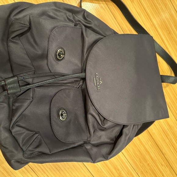 Coach - Picture 6 of 12